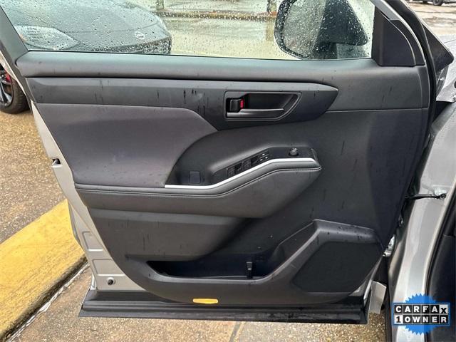 used 2023 Toyota Highlander car, priced at $34,800