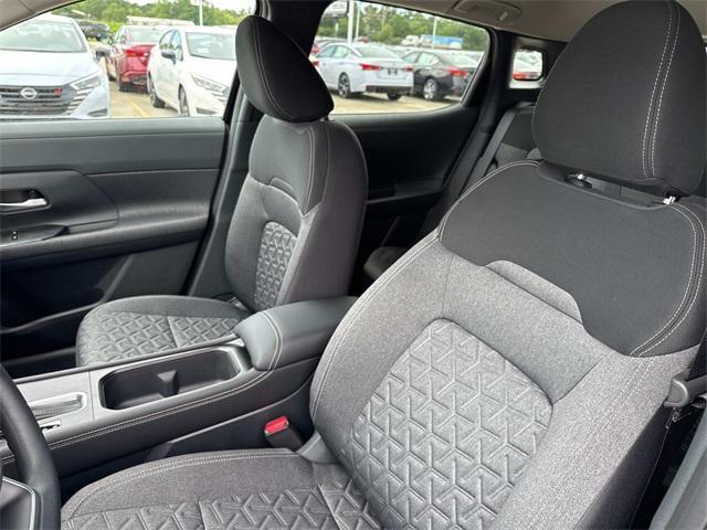 new 2025 Nissan Kicks car, priced at $27,100