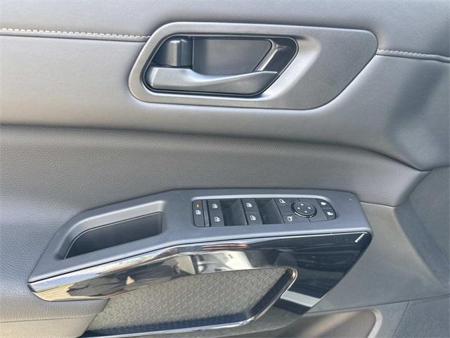 new 2025 Nissan Pathfinder car, priced at $37,500