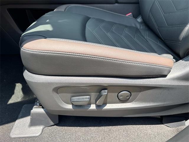 new 2025 Nissan Pathfinder car, priced at $49,200