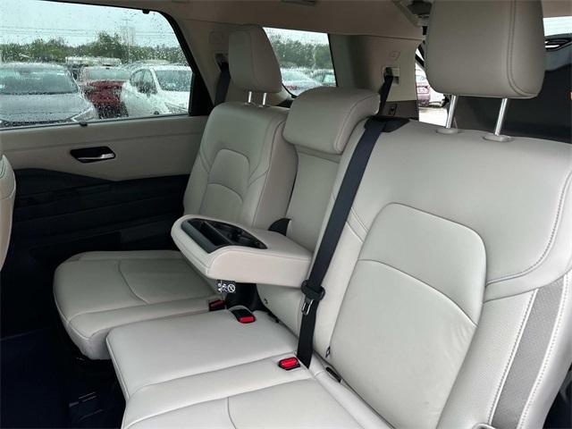 new 2025 Nissan Pathfinder car, priced at $41,428