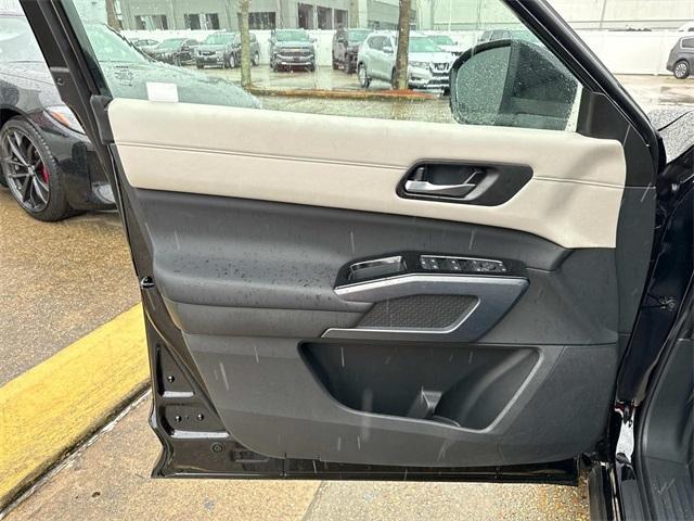 new 2025 Nissan Pathfinder car, priced at $41,428