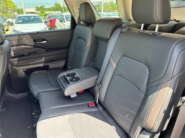 new 2025 Nissan Pathfinder car, priced at $47,700