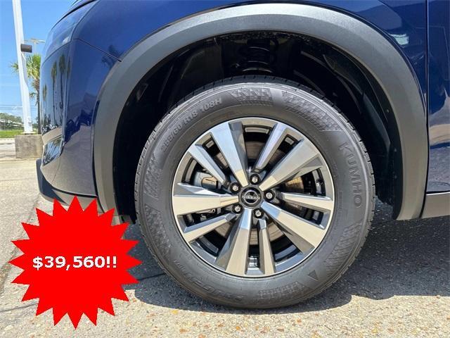 new 2025 Nissan Pathfinder car, priced at $39,560