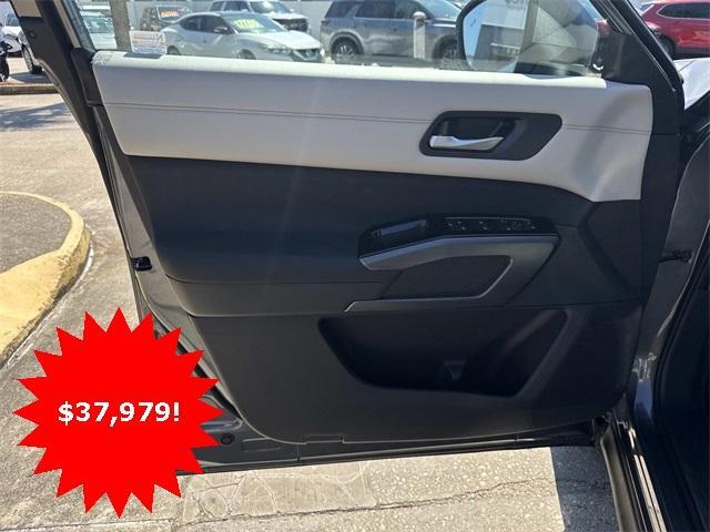new 2025 Nissan Pathfinder car, priced at $37,979