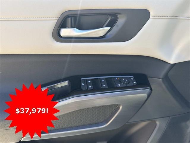 new 2025 Nissan Pathfinder car, priced at $37,979