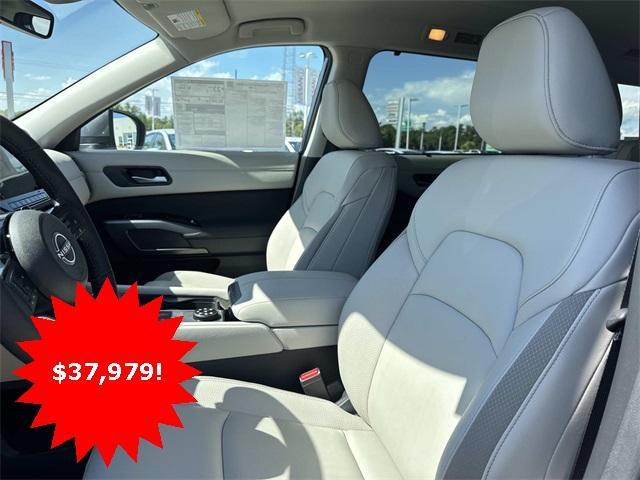 new 2025 Nissan Pathfinder car, priced at $37,979