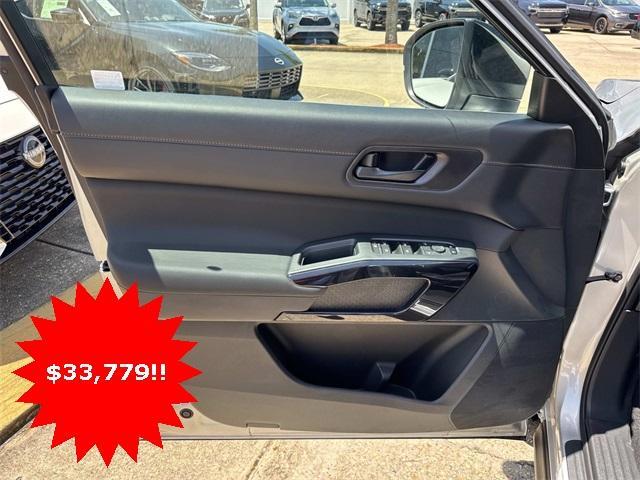 new 2025 Nissan Pathfinder car, priced at $34,585