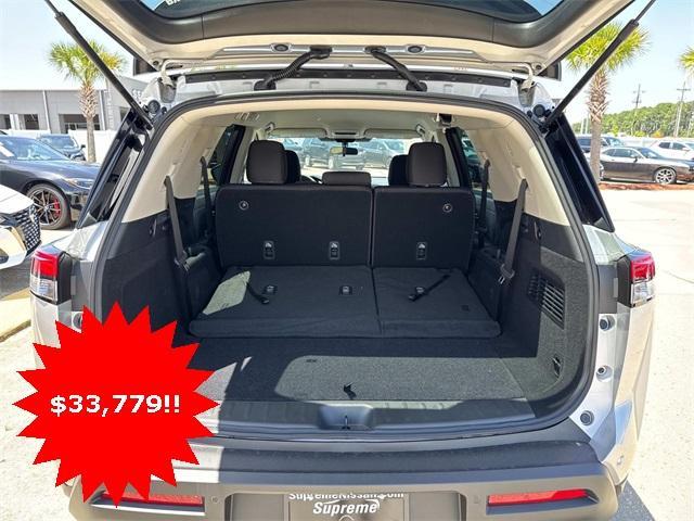 new 2025 Nissan Pathfinder car, priced at $34,585
