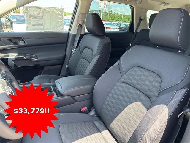 new 2025 Nissan Pathfinder car, priced at $34,585