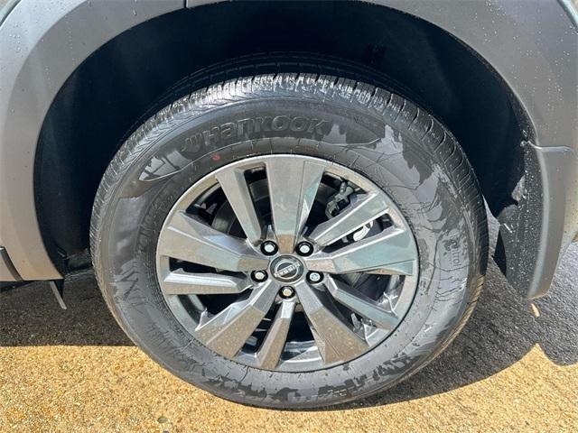 new 2025 Nissan Pathfinder car, priced at $33,700