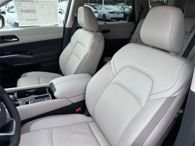 new 2025 Nissan Pathfinder car, priced at $40,183