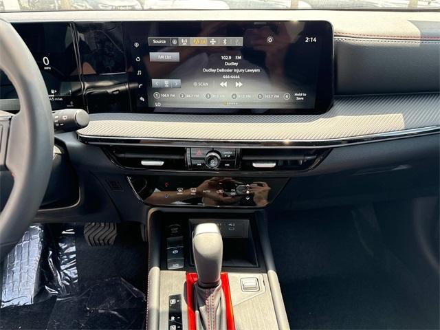new 2025 Nissan Kicks car, priced at $28,602