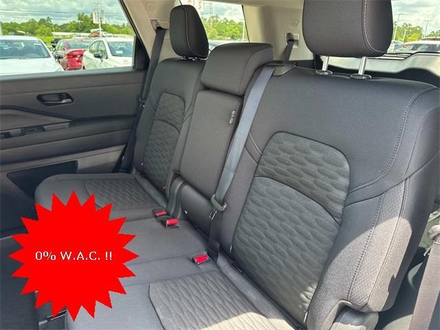 new 2025 Nissan Pathfinder car, priced at $39,700
