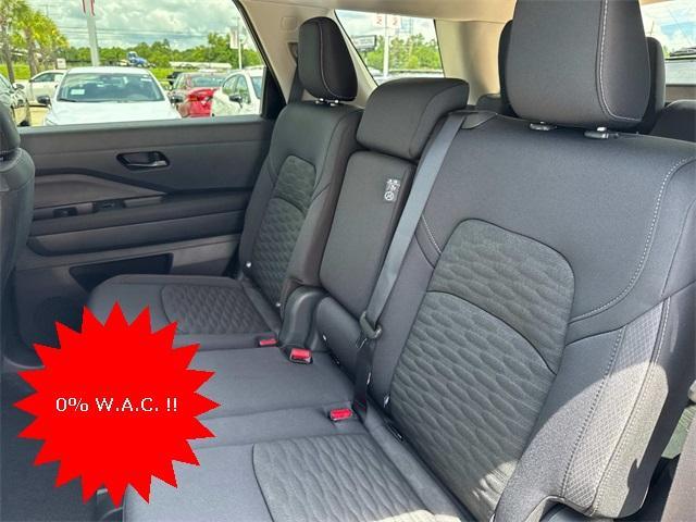 new 2025 Nissan Pathfinder car, priced at $39,300