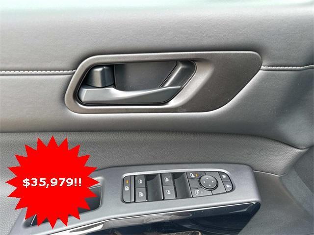 new 2025 Nissan Pathfinder car, priced at $37,722