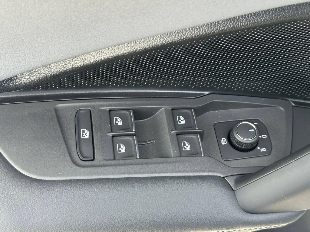 new 2025 Volkswagen Tiguan car, priced at $32,566