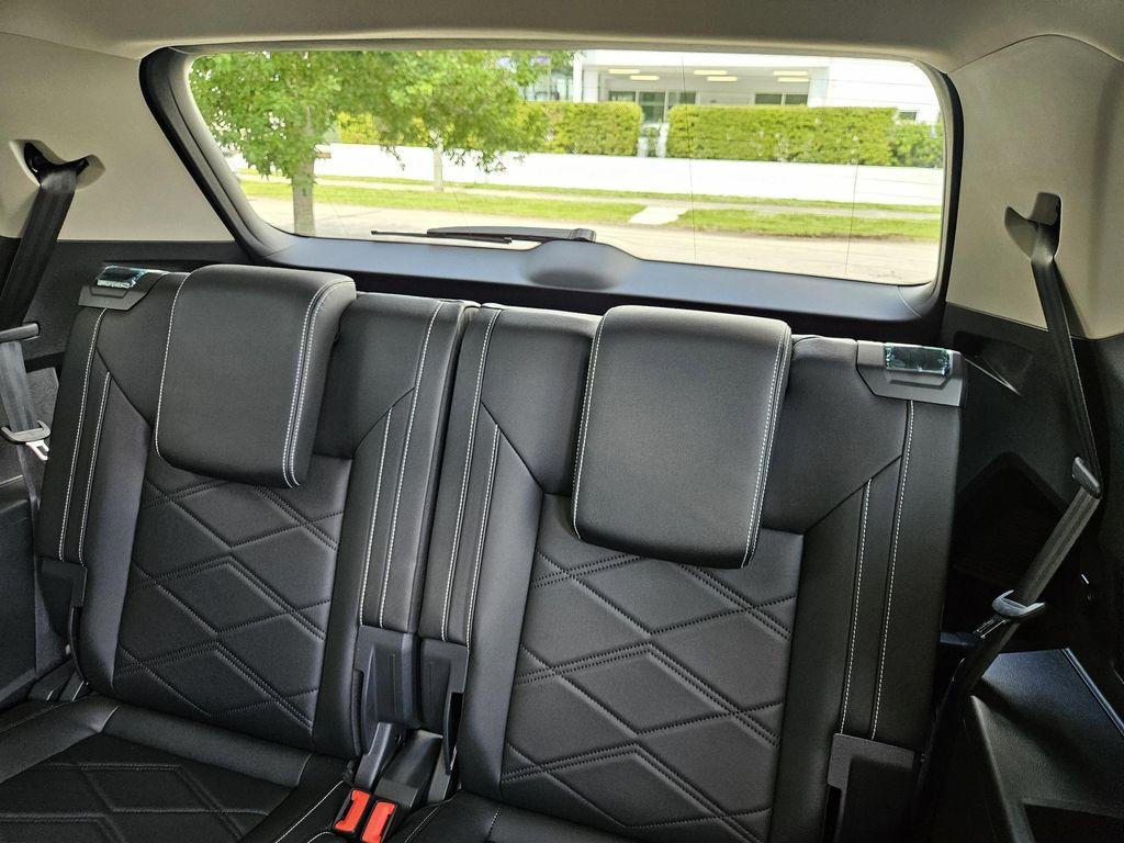 new 2025 Volkswagen Atlas car, priced at $39,691