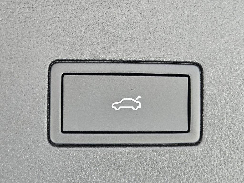 new 2025 Volkswagen Atlas car, priced at $39,691