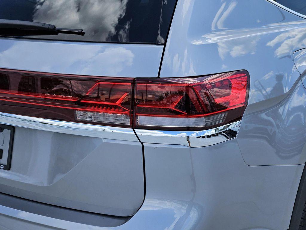 new 2025 Volkswagen Atlas car, priced at $39,691