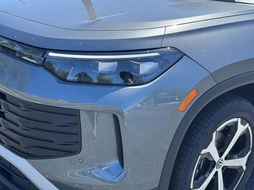 new 2025 Volkswagen Tiguan car, priced at $31,234