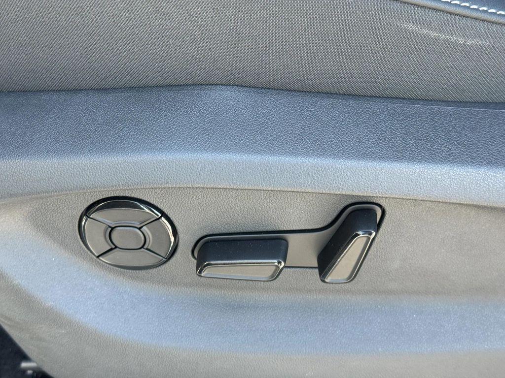 new 2025 Volkswagen Tiguan car, priced at $31,234