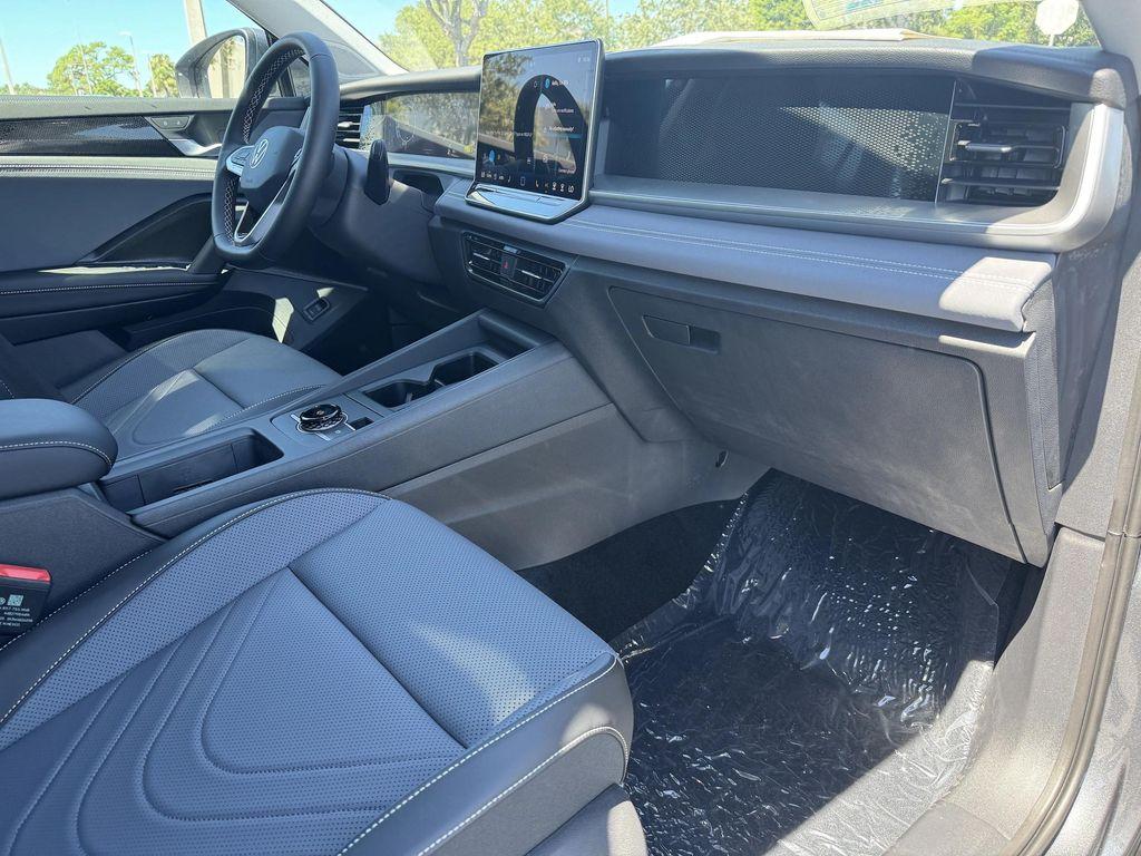 new 2025 Volkswagen Tiguan car, priced at $31,234