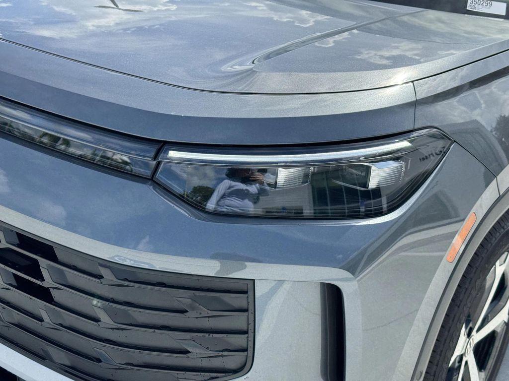 new 2025 Volkswagen Tiguan car, priced at $35,049