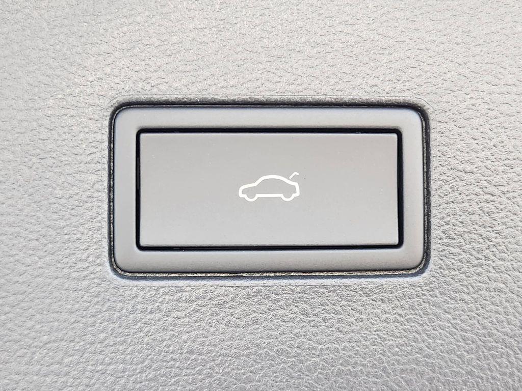 new 2025 Volkswagen Atlas car, priced at $44,506