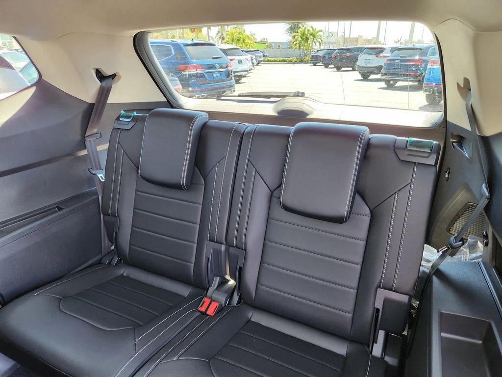 new 2025 Volkswagen Atlas car, priced at $44,506