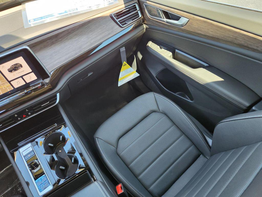 new 2025 Volkswagen Atlas car, priced at $44,506