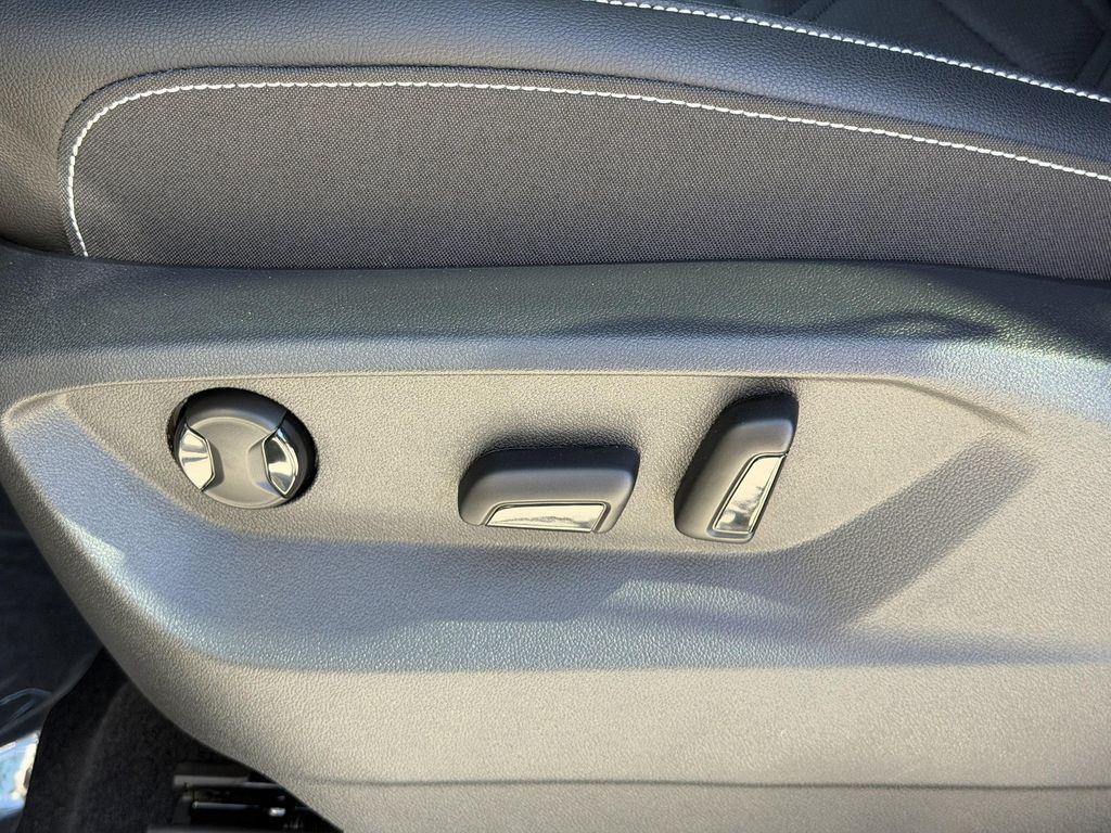 new 2026 Volkswagen Atlas car, priced at $44,309