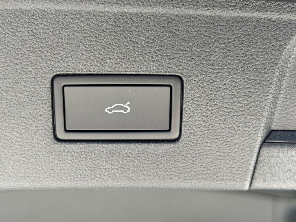 new 2026 Volkswagen Atlas car, priced at $44,309