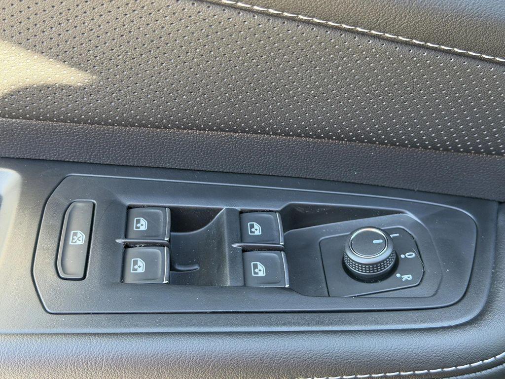 new 2026 Volkswagen Atlas car, priced at $44,309