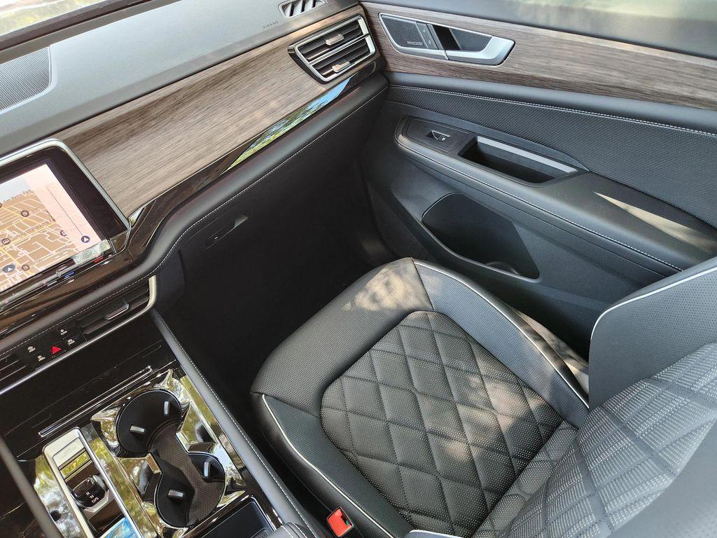 new 2025 Volkswagen Atlas car, priced at $49,810