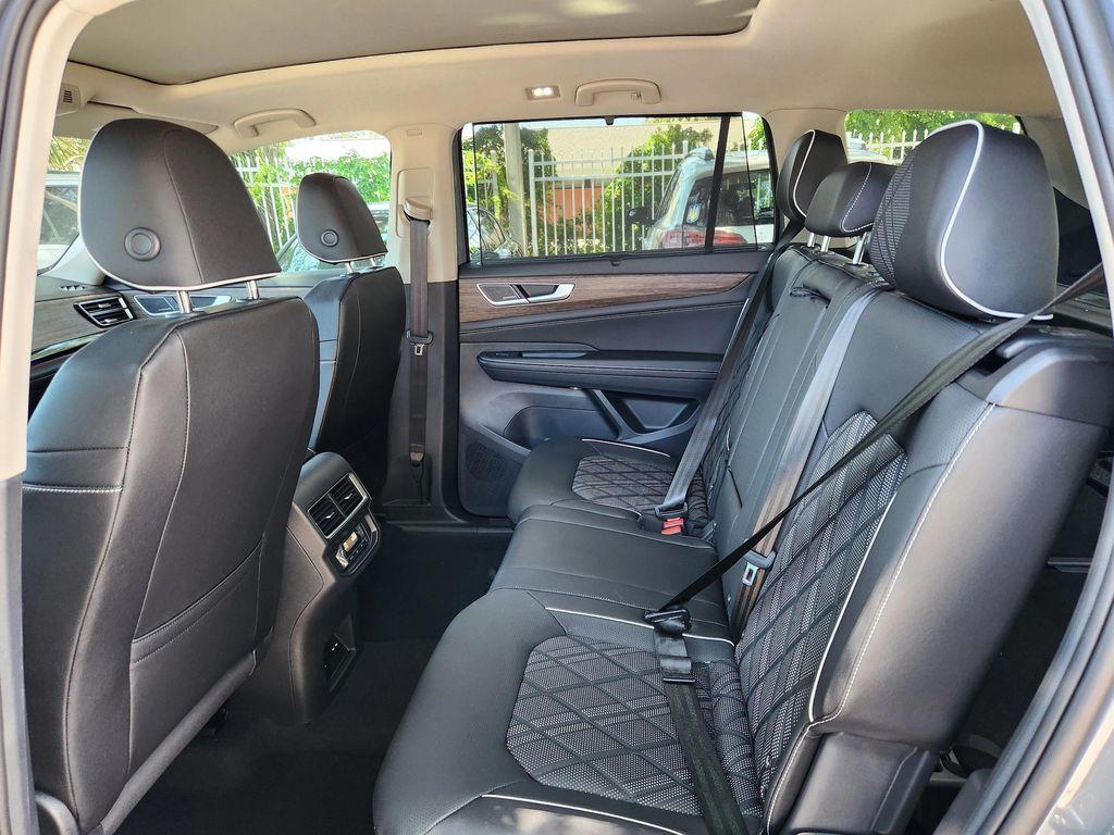 new 2025 Volkswagen Atlas car, priced at $49,810