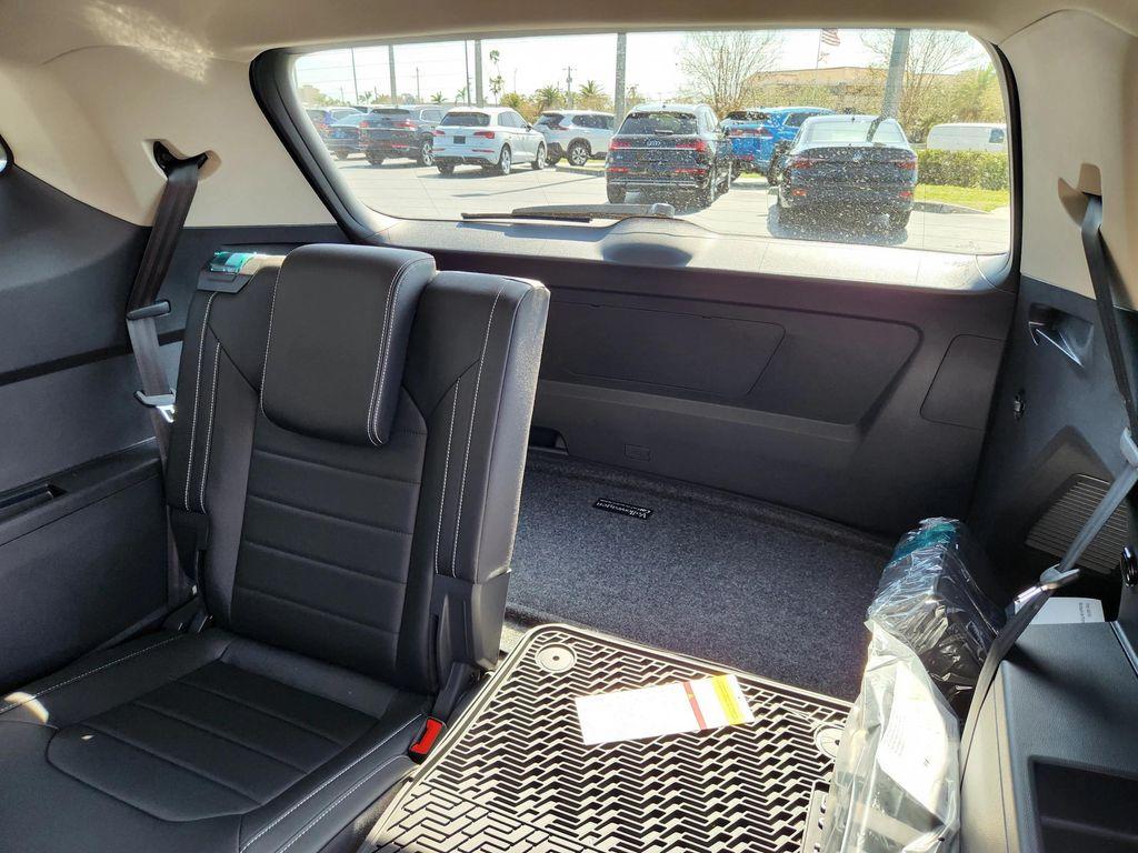 new 2025 Volkswagen Atlas car, priced at $44,943