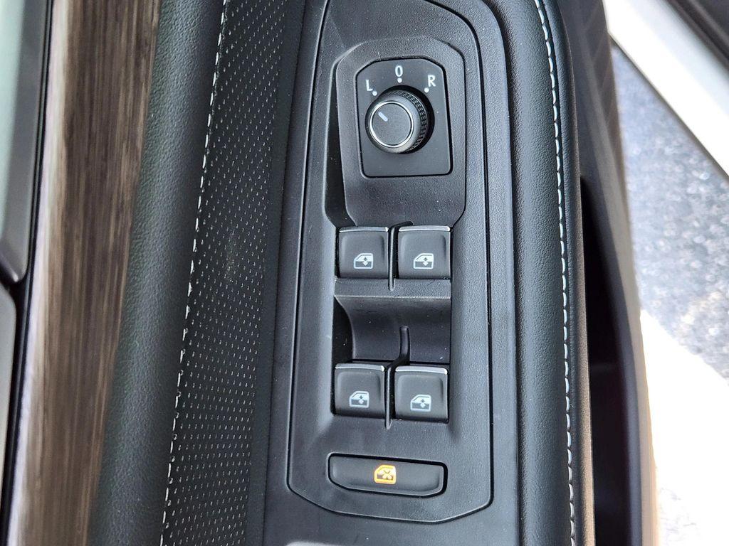 new 2025 Volkswagen Atlas car, priced at $44,943