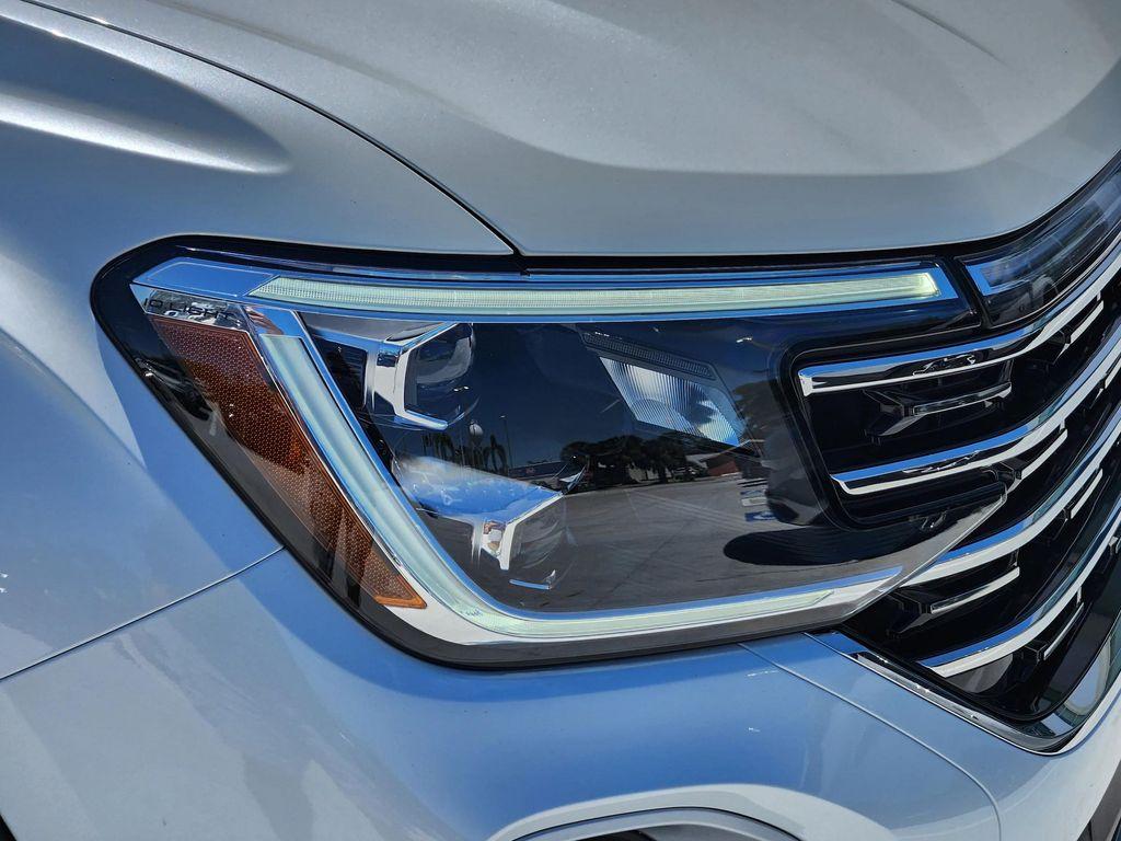 new 2025 Volkswagen Atlas car, priced at $44,943