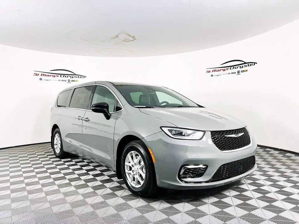 new 2025 Chrysler Pacifica car, priced at $38,779