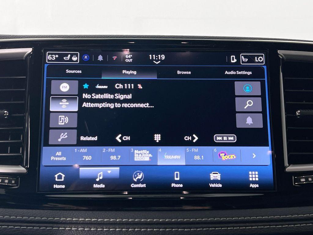 new 2025 Chrysler Pacifica car, priced at $42,422