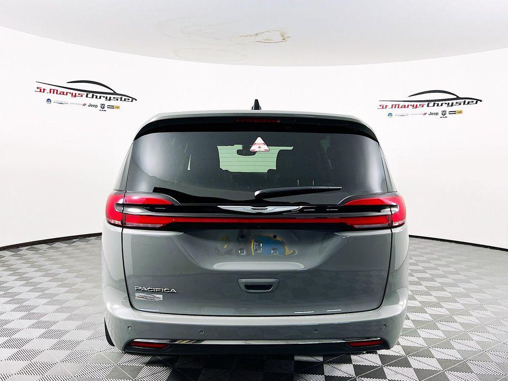 new 2025 Chrysler Pacifica car, priced at $42,422