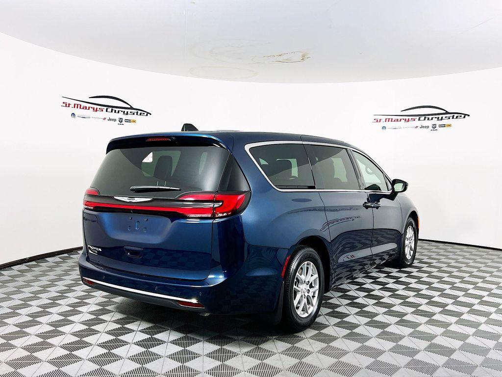 new 2025 Chrysler Pacifica car, priced at $42,422
