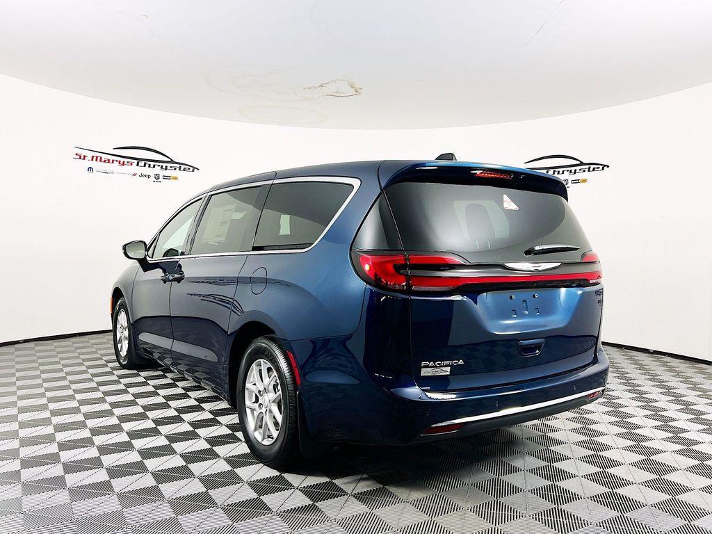 new 2025 Chrysler Pacifica car, priced at $42,422