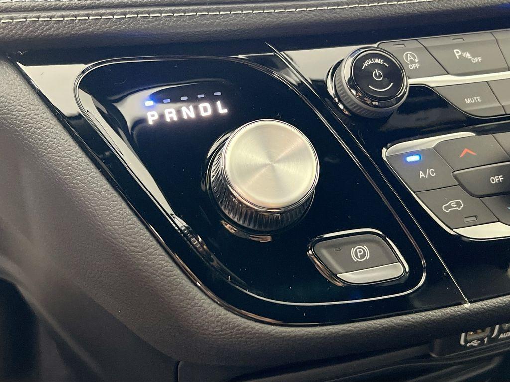new 2025 Chrysler Pacifica car, priced at $42,422