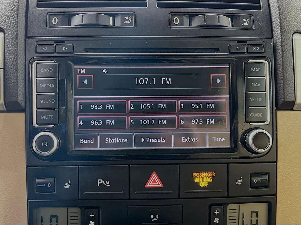 used 2009 Volkswagen Touareg 2 car, priced at $6,500