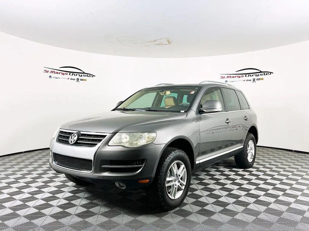 used 2009 Volkswagen Touareg 2 car, priced at $6,500