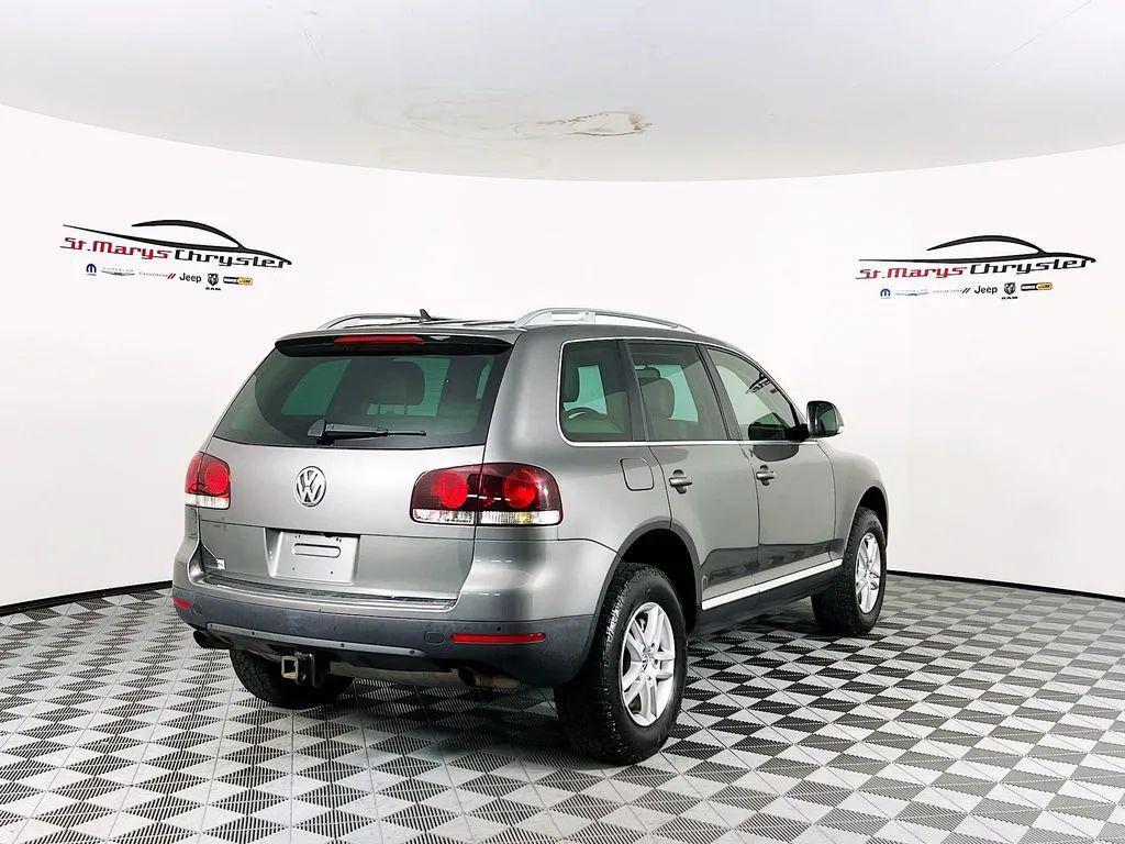 used 2009 Volkswagen Touareg 2 car, priced at $6,500