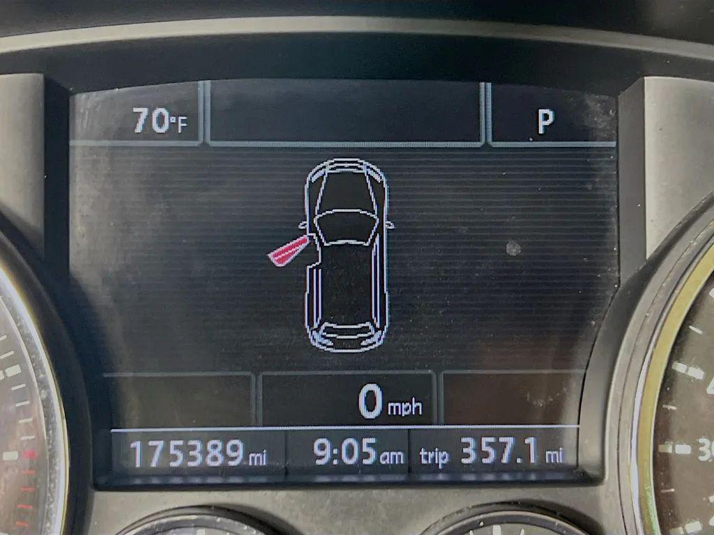 used 2009 Volkswagen Touareg 2 car, priced at $6,500