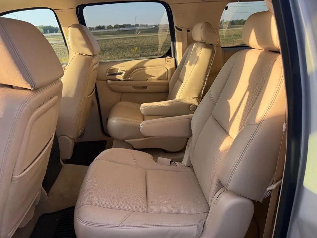 used 2007 Cadillac Escalade ESV car, priced at $6,800